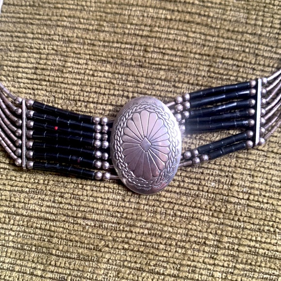 Old Pawn Style Liquid Silver Choker - Picture 4 of 8